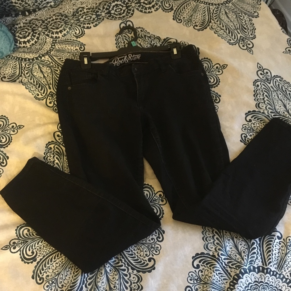 black jeans old navy🖤